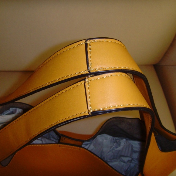 Lord & Taylor DESIGN LAB Satchel w/Double Handle Handbag LIKE NEW! - Picture 14 of 16